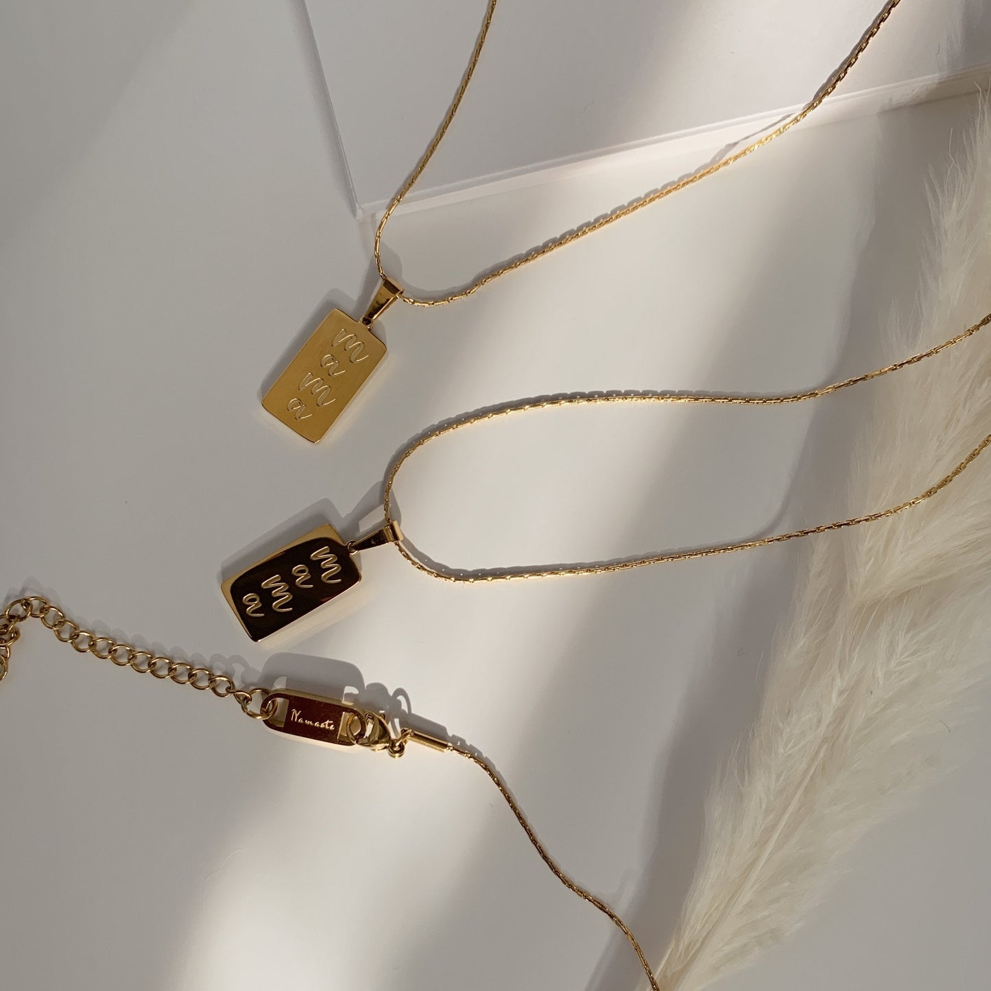 Mama Pendant Necklace